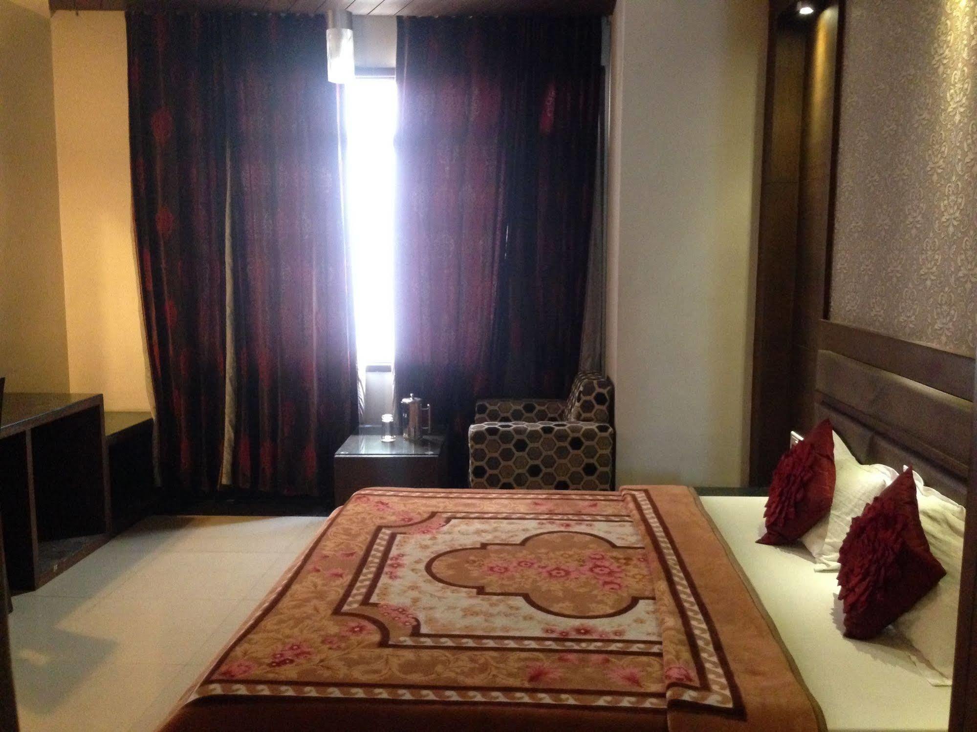 מלון אמריצר Namaskar Residency מראה חיצוני תמונה